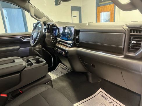 Used 2025 Chevrolet Silverado 1500 LT image 41