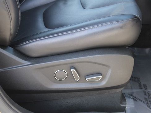 Used 2018 Ford Edge Titanium image 22