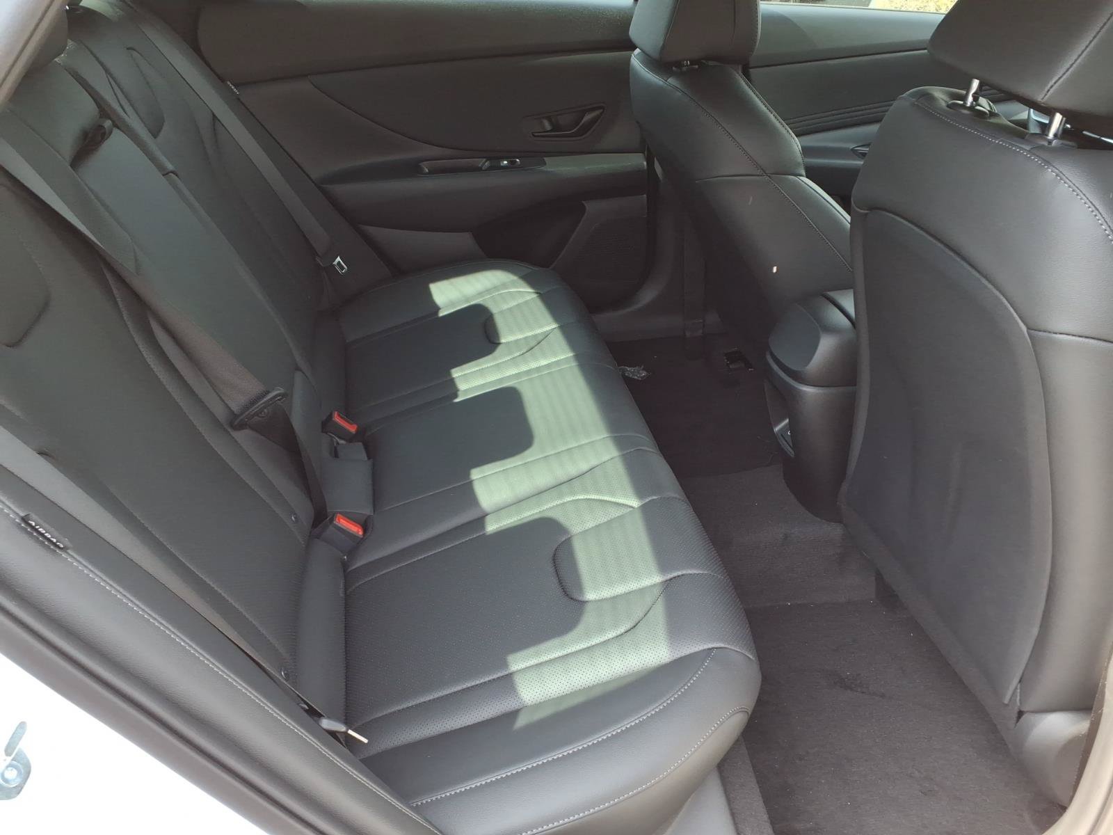New 2026 Hyundai Elantra SEL Sport FWD image 9
