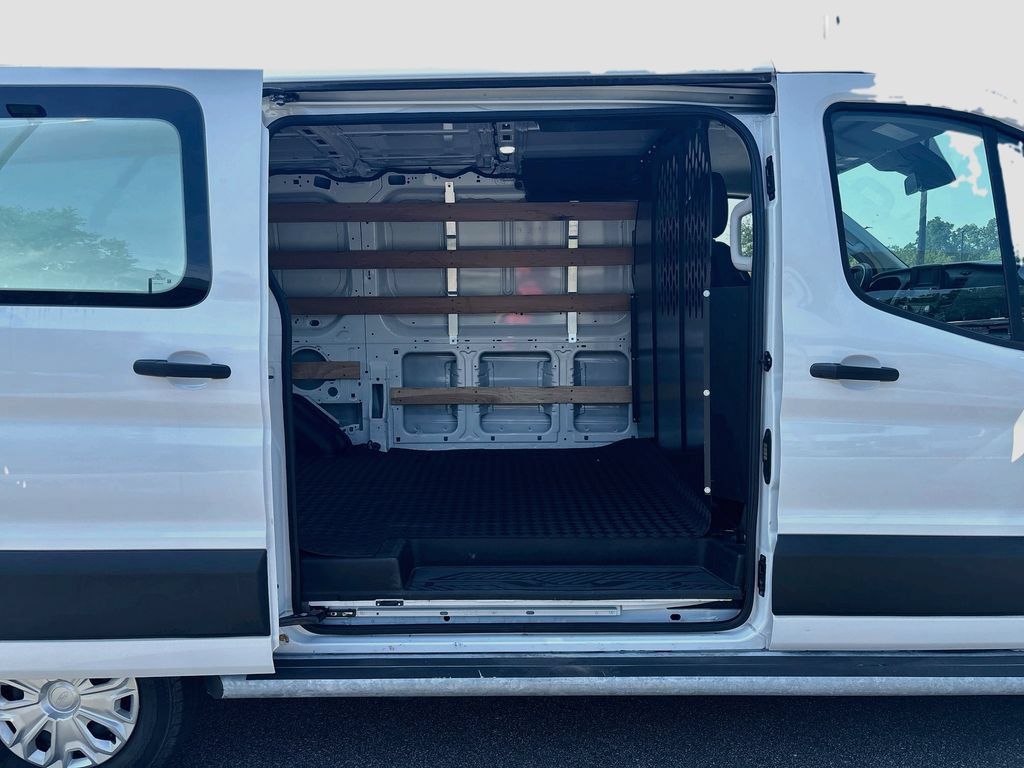 Used 2025 Ford Transit 250 Low Roof w/ Exterior Upgrade Package RWD image 15