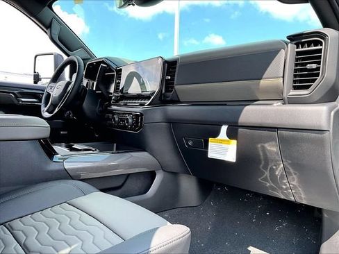 New 2026 Chevrolet Silverado 2500 ZR2 w/ LPO, Dark Essentials Package AWD/4WD image 9