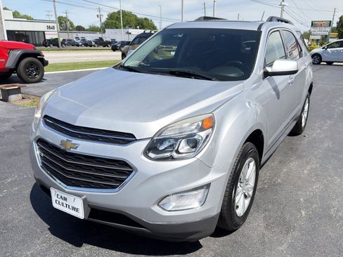Used 2017 Chevrolet Equinox LT w/ Convenience Package FWD image 9