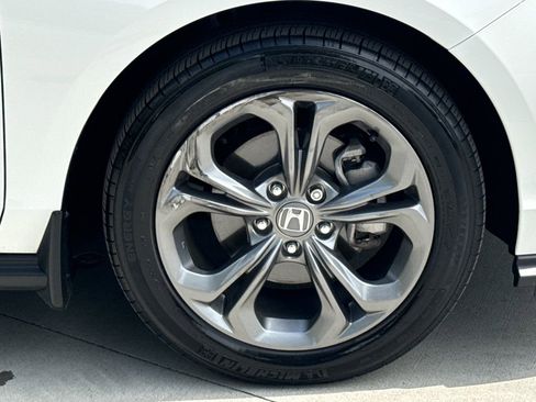 Used 2024 Honda Accord EX image 11