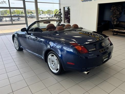 Used 2004 Lexus SC 430 Convertible RWD image 3
