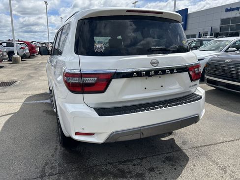 Used 2023 Nissan Armada Platinum w/ Captain's Chairs Package AWD/4WD image 10