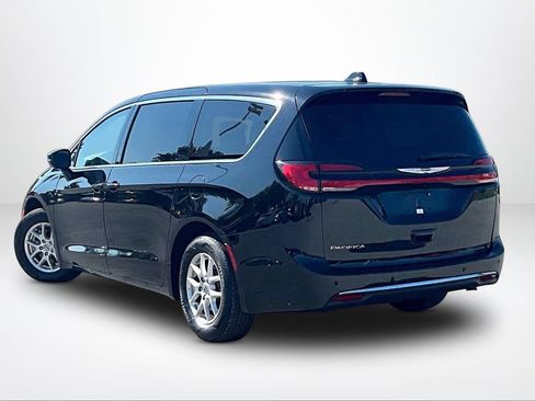Used 2024 Chrysler Pacifica Touring-L FWD image 14