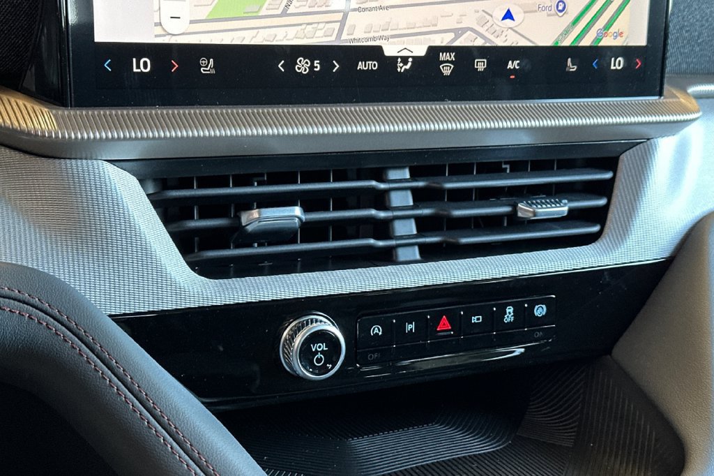New 2026 Ford Explorer Active w/ Active Comfort Package RWD image 22