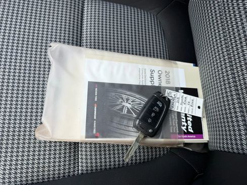 Used 2018 Hyundai Kona SE image 34