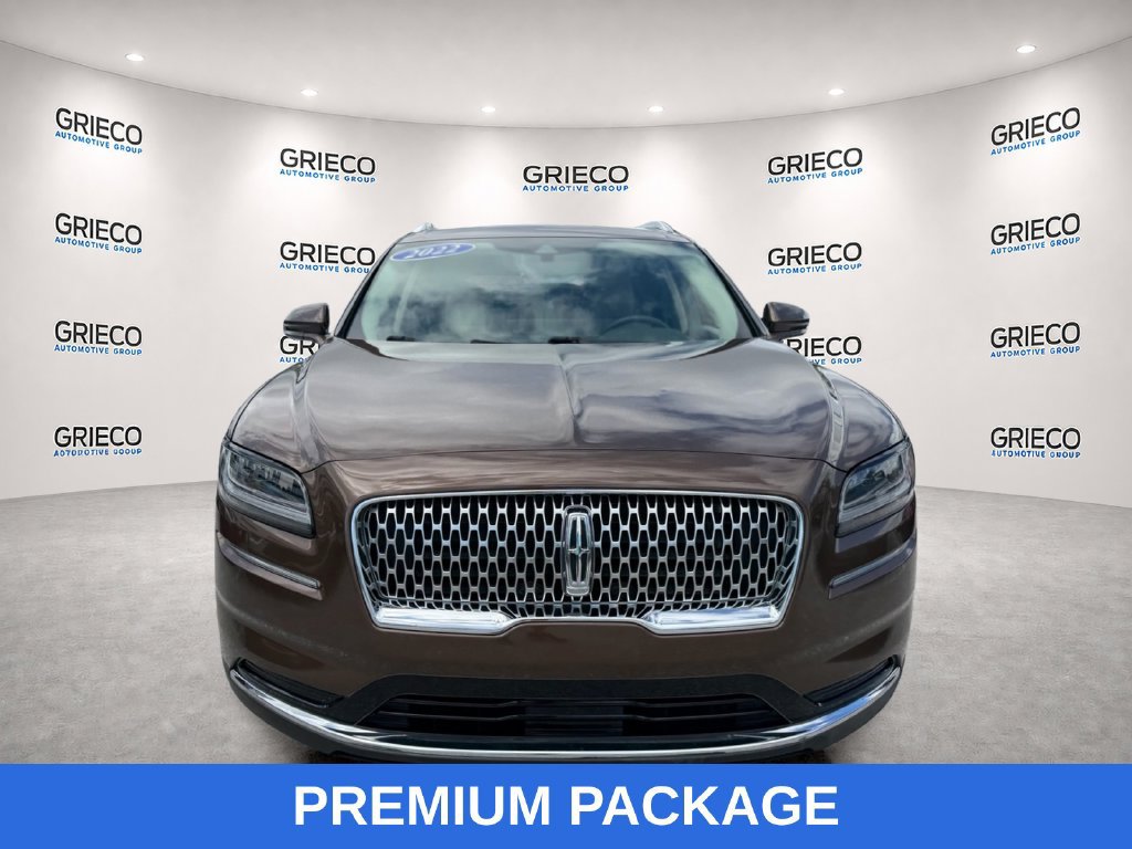 Used 2022 Lincoln Nautilus FWD w/ Premium Package image 2