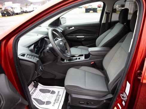 Used 2019 Ford Escape SE image 20