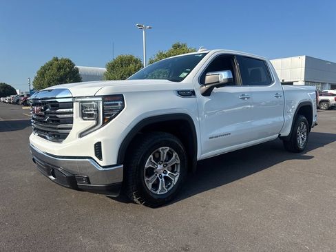 Used 2025 GMC Sierra 1500 SLT RWD image 2