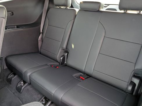 Used 2025 Buick Enclave Preferred image 14