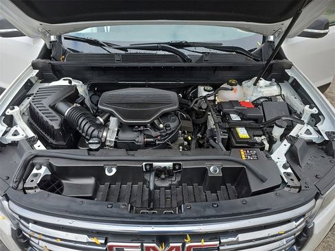 Certified 2023 GMC Acadia AT4 w/ Technology Package image 40