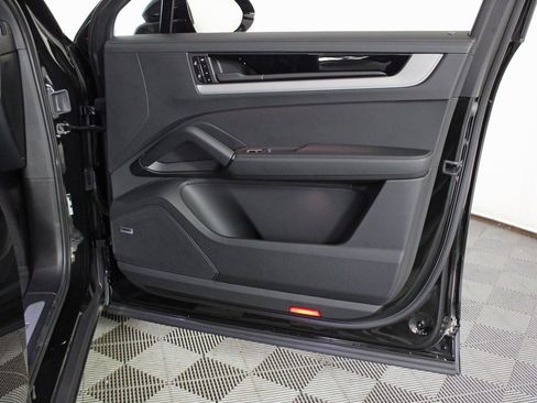 New 2026 Porsche Cayenne Coupe image 35