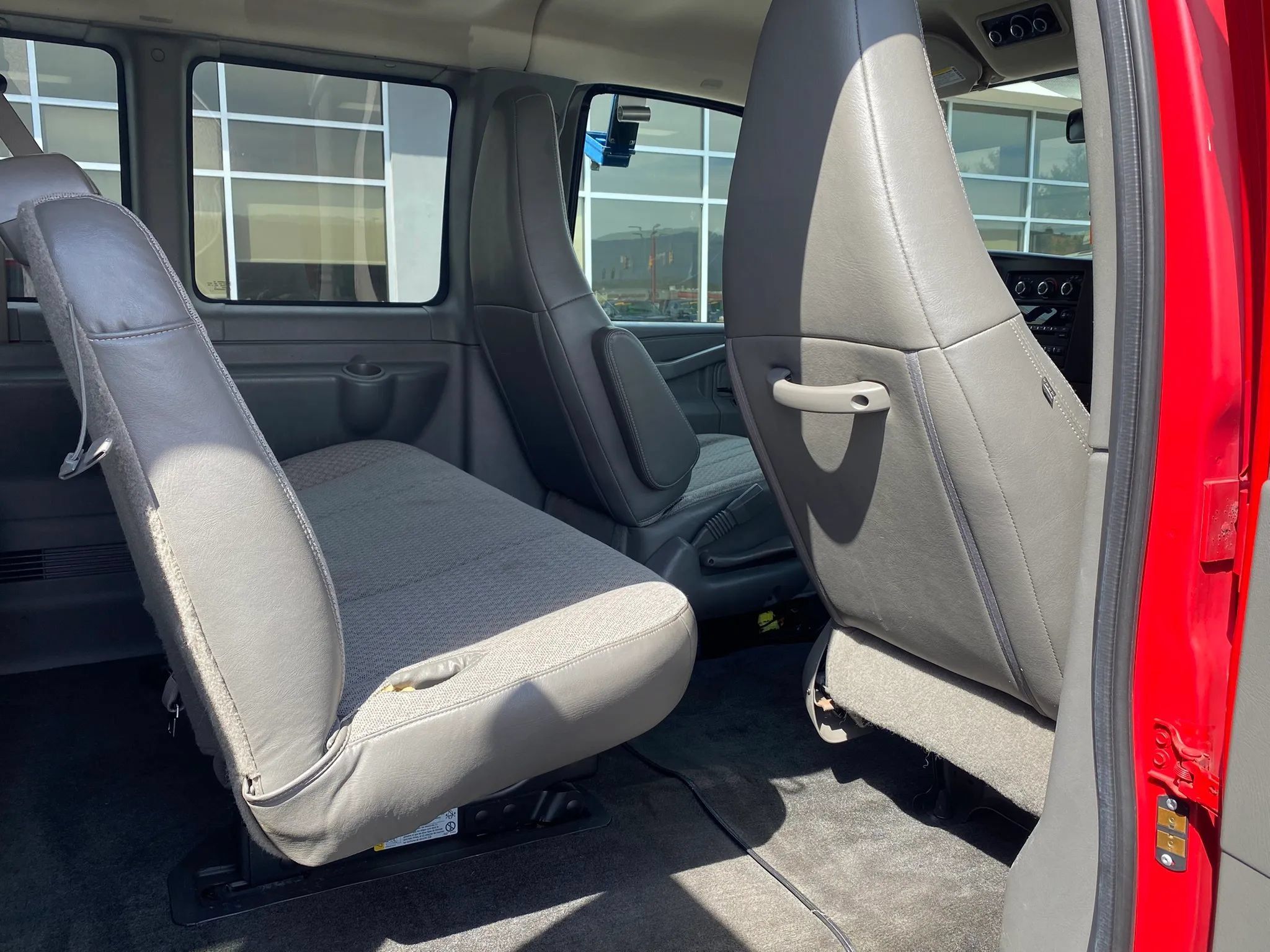 Used 2017 Chevrolet Express 3500 LT w/ LT Preferred Equipment Group RWD image 23