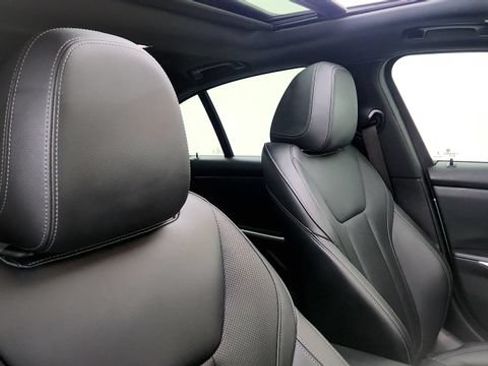 Used 2023 BMW 330i Sedan w/ Driving Assistance Package RWD image 40