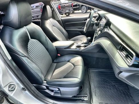 Used 2023 Toyota Camry SE image 29