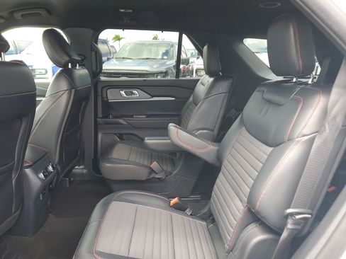 Used 2025 Ford Explorer ST-Line w/ Premium Package image 20