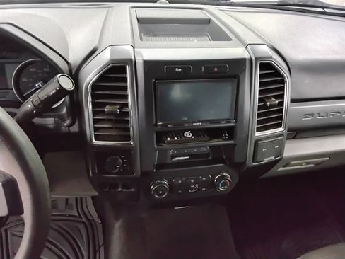 Used 2018 Ford F250 XLT AWD/4WD image 11