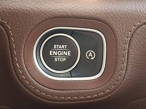 Used 2024 Mercedes-Benz GLE 350 4MATIC image 25