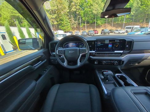 Used 2022 Chevrolet Silverado 1500 RST AWD/4WD image 31
