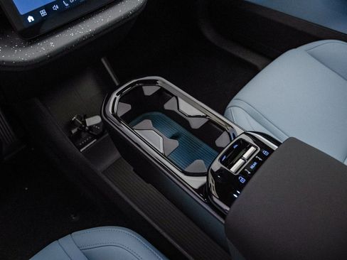 New 2025 Volvo EX30 Ultra w/ Protection Package Premier image 24