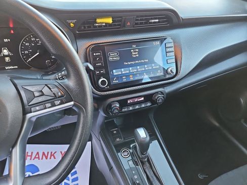Used 2021 Nissan Kicks SV image 17