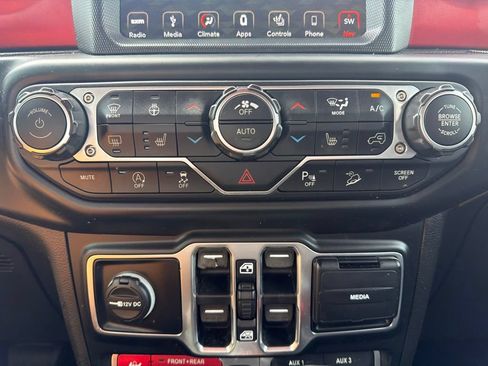 Used 2019 Jeep Wrangler Unlimited Rubicon AWD/4WD image 37