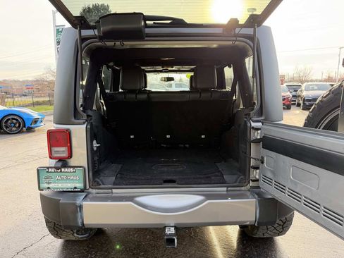 Used 2015 Jeep Wrangler Unlimited Sahara w/ Dual Top Group image 16