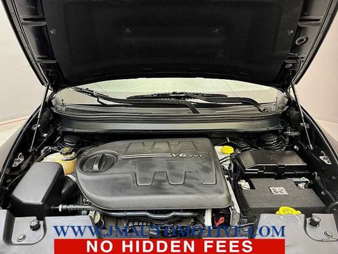 Used 2018 Jeep Cherokee Latitude Plus AWD/4WD image 10