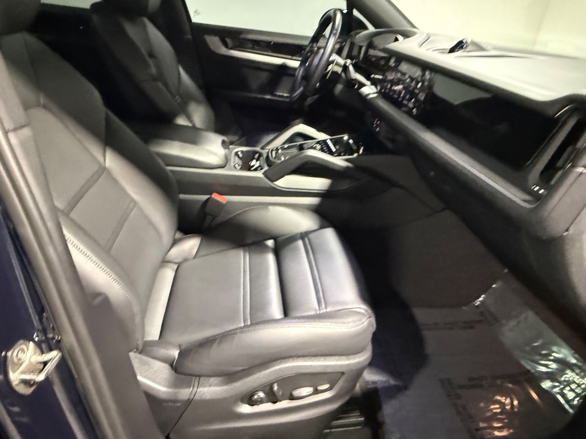Used 2024 Porsche Cayenne Coupe AWD/4WD image 49