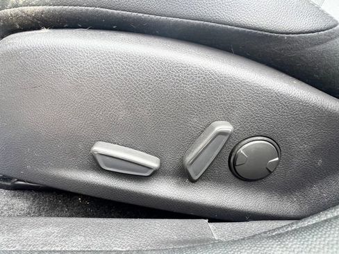 Used 2016 Ford Focus Titanium w/ Titanium Technology Package FWD image 29