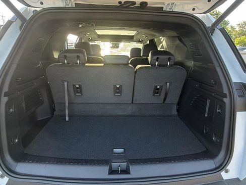 New 2026 Chevrolet Traverse LT w/ Sun and Wheel Package image 10