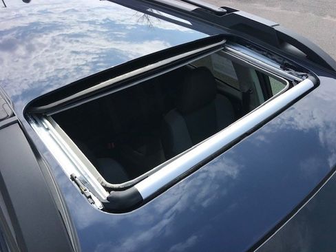 Certified 2025 Subaru Outback Onyx Edition w/ Popular Package #2 image 9