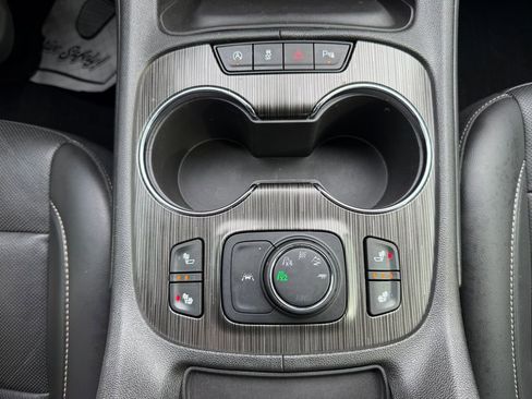 Used 2023 GMC Acadia SLT w/ Trailering Package image 29