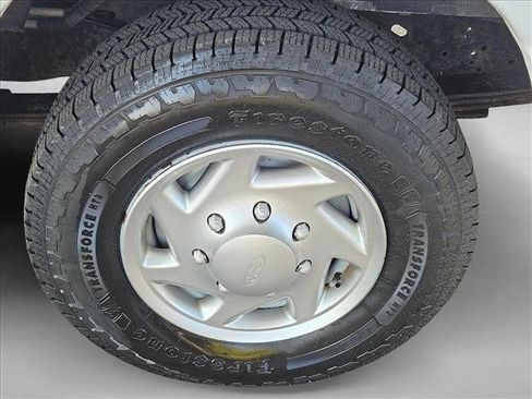 Used 2014 Ford E-350 and Econoline 350 XLT RWD image 21