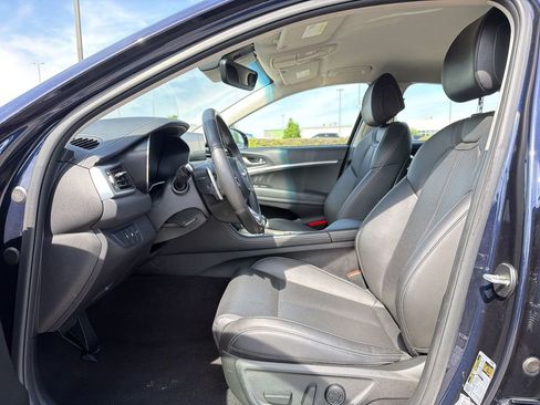 Used 2023 Genesis G70 2.0T AWD/4WD image 11
