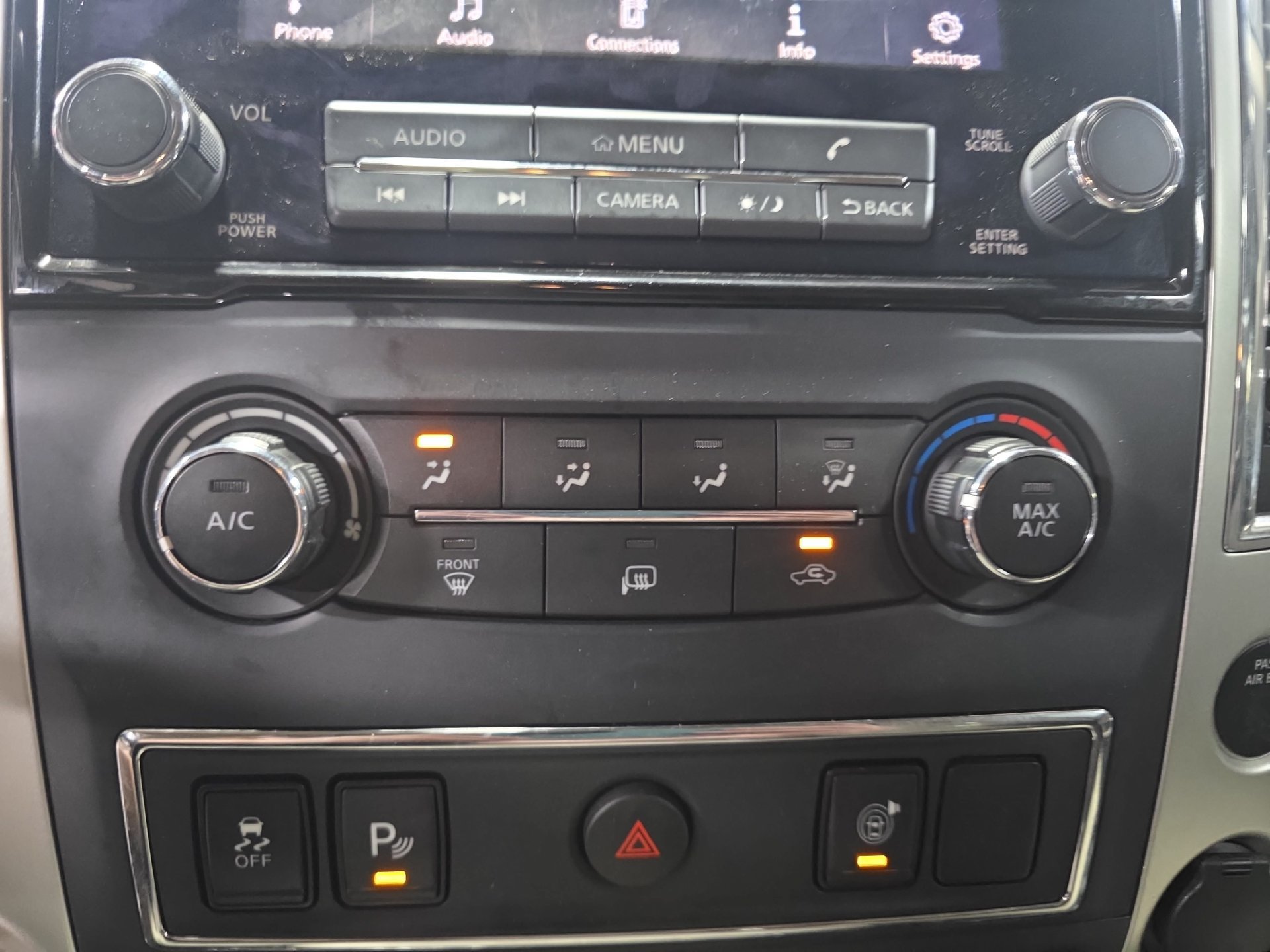 Used 2021 Nissan Titan SV w/ Accessory Utility Package AWD/4WD image 24