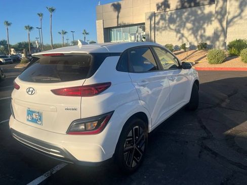 Used 2023 Hyundai Kona SE FWD image 5