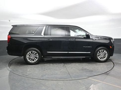 Used 2023 GMC Yukon XL SLT AWD/4WD image 4