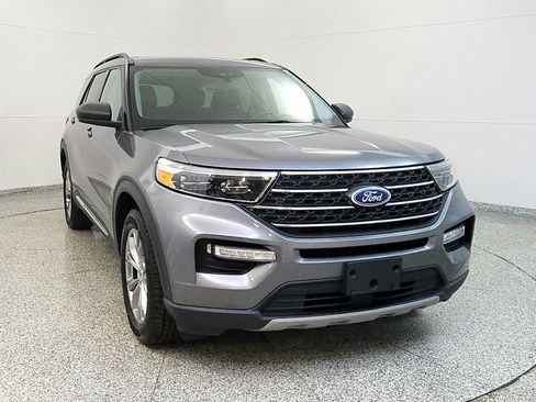 Used 2022 Ford Explorer XLT w/ Equipment Group 202A AWD/4WD image 8