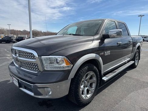 Used 2014 RAM 1500 Laramie w/ Convenience Group image 4