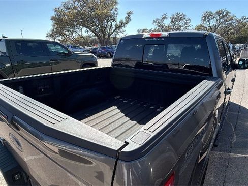 Used 2015 Ford F150 XLT w/ Equipment Group 302A Luxury image 9