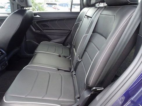 Used 2023 Volkswagen Tiguan SEL R-Line image 8