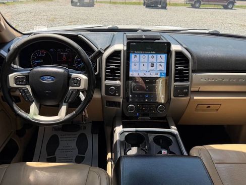 Used 2019 Ford F250 Lariat w/ Lariat Value Package AWD/4WD image 16