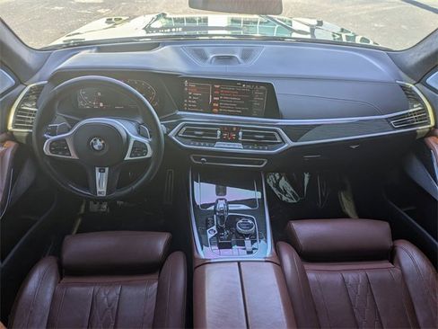 Used 2021 BMW X7 M50i image 15