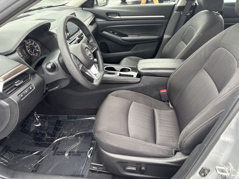 Used 2023 Nissan Altima 2.5 SV image 13
