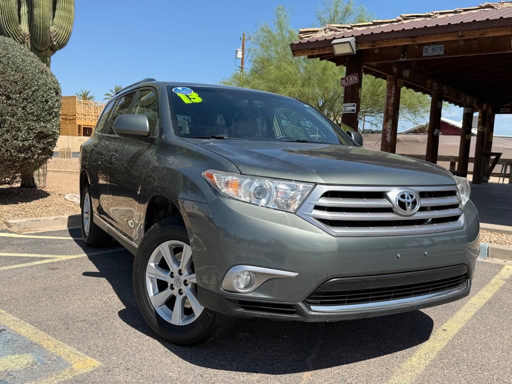 Used 2013 Toyota Highlander SE AWD/4WD image 2