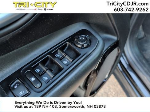 Used 2018 Jeep Renegade Altitude w/ UConnect 8.4 Nav Group image 17