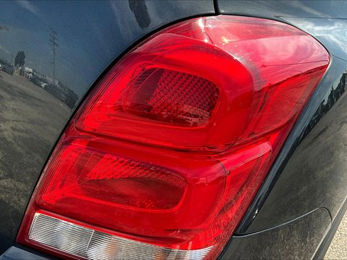 Used 2019 Chevrolet Trax LT image 28